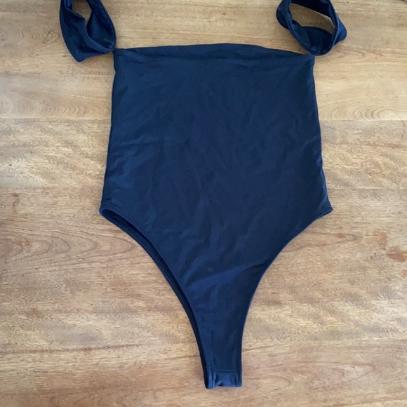 Frankies bikinis one piece - Picture 3 of 3